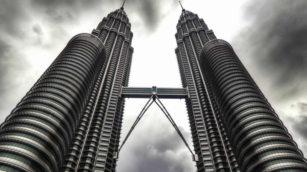 top 10 must-visit places in kuala lumpur petronas twin tower
